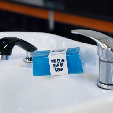 Велике синє чоловіче мило The Bluebeards Revenge Soap 175г